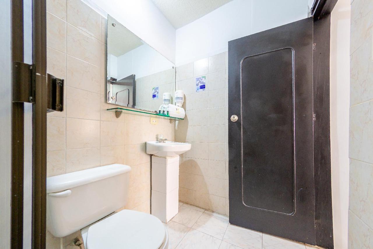 Imperio La 16 Hotell Pereira Exteriör bild