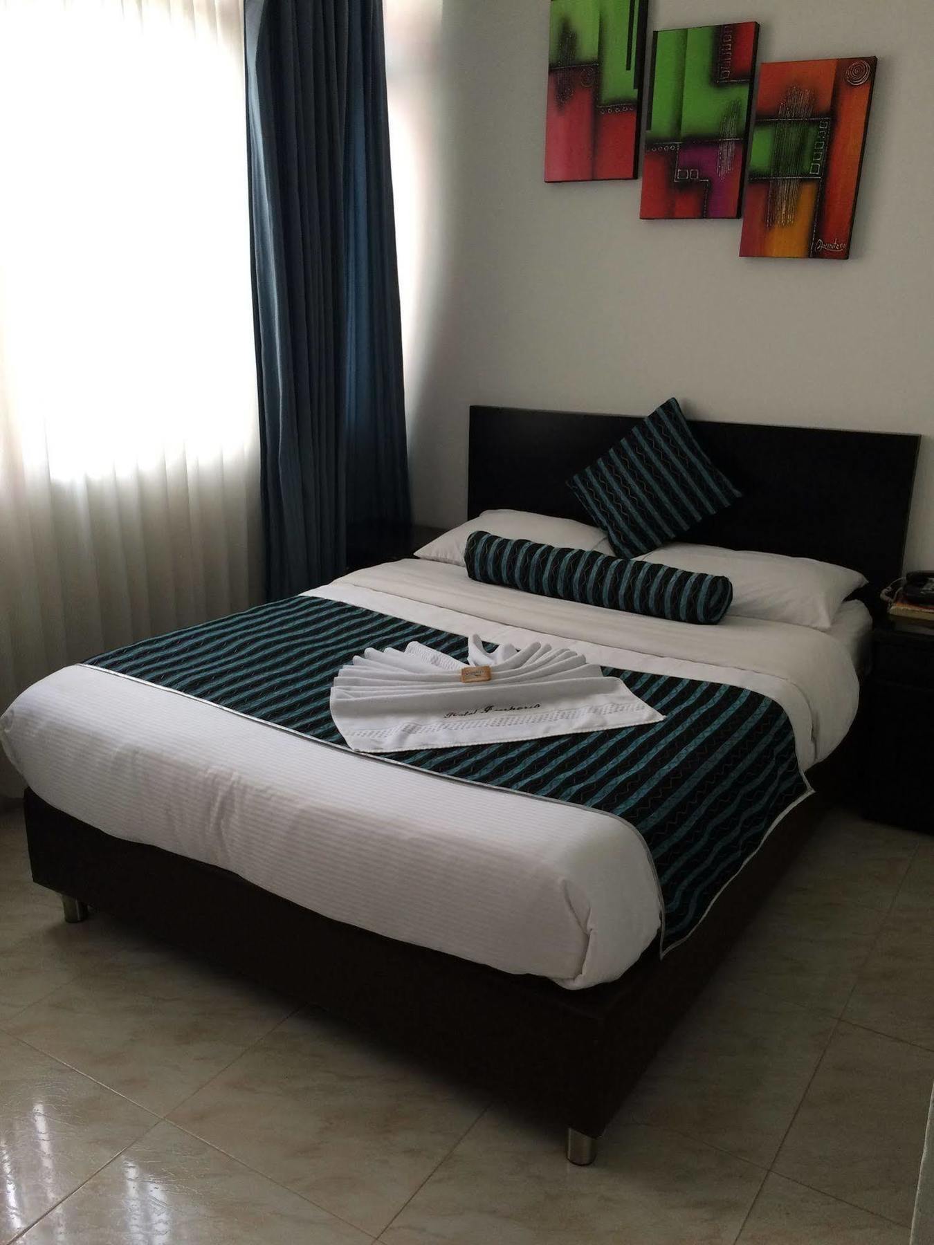 Imperio La 16 Hotell Pereira Exteriör bild